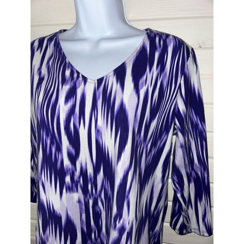 CHICOS Sz 1 (MEDIUM) Purple White Ikat Stripe Tee 3/4 Sleeve Cotton Knit Top EUC